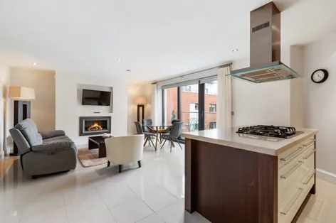 14 Lansdowne Wood, Lansdowne Road, Ballsbridge, Dublin 4, D04 -  DNG