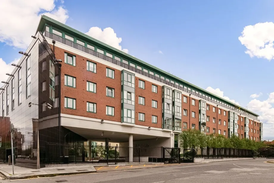 Penthouse, 132 Adelaide Square, Whitefriar Street, Dublin 8, D08 - DNG Estate Agents