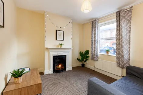 21 Avondale Avenue, Phibsboro, Dublin 7, D07F309 -  DNG