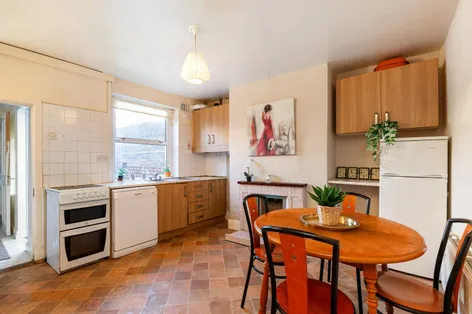 21 Avondale Avenue, Phibsboro, Dublin 7, D07F309 -  DNG