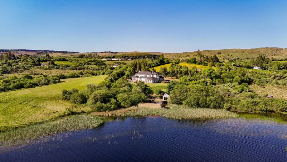 Kitts Bay - Lake Shore House, Glann Road, Oughterard, Co Galway, H91PN7P - DNG Estate Agents