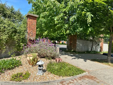 9 The Grange, Dunningstown Road, R95 -  DNG