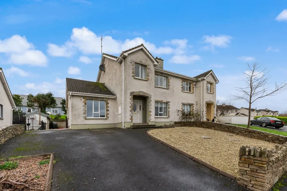 24 Parkhead, Killybegs, Co. Donegal, F94XW71 - DNG Estate Agents