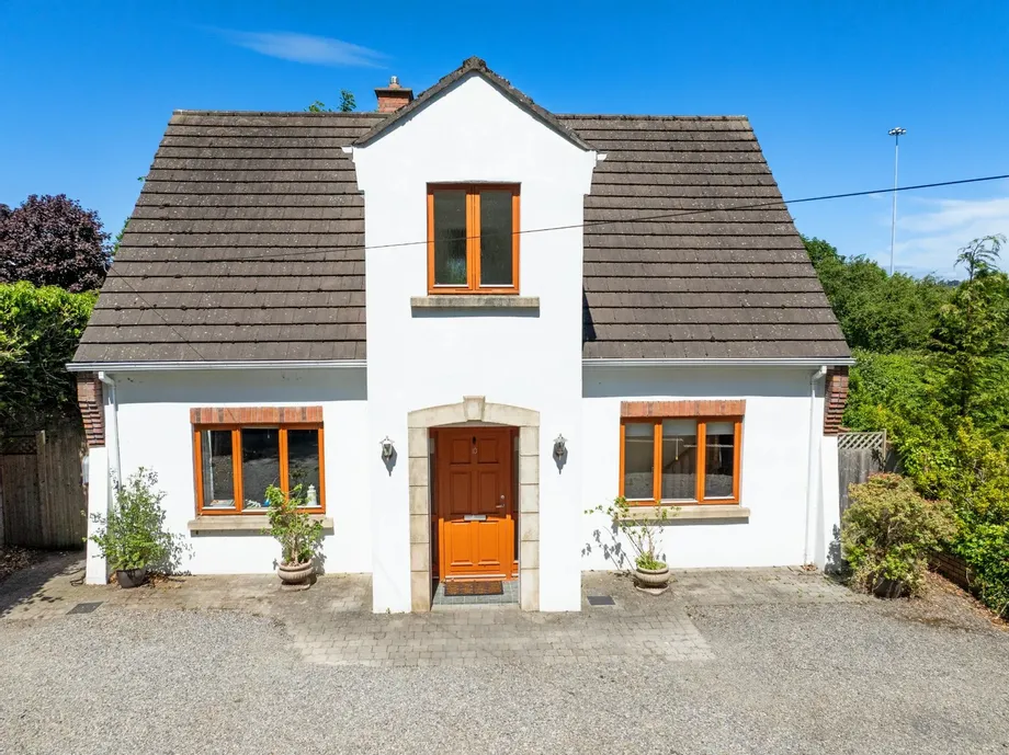 10 White Gables, Rathmichael, Dublin 18, D18E729 - DNG Estate Agents
