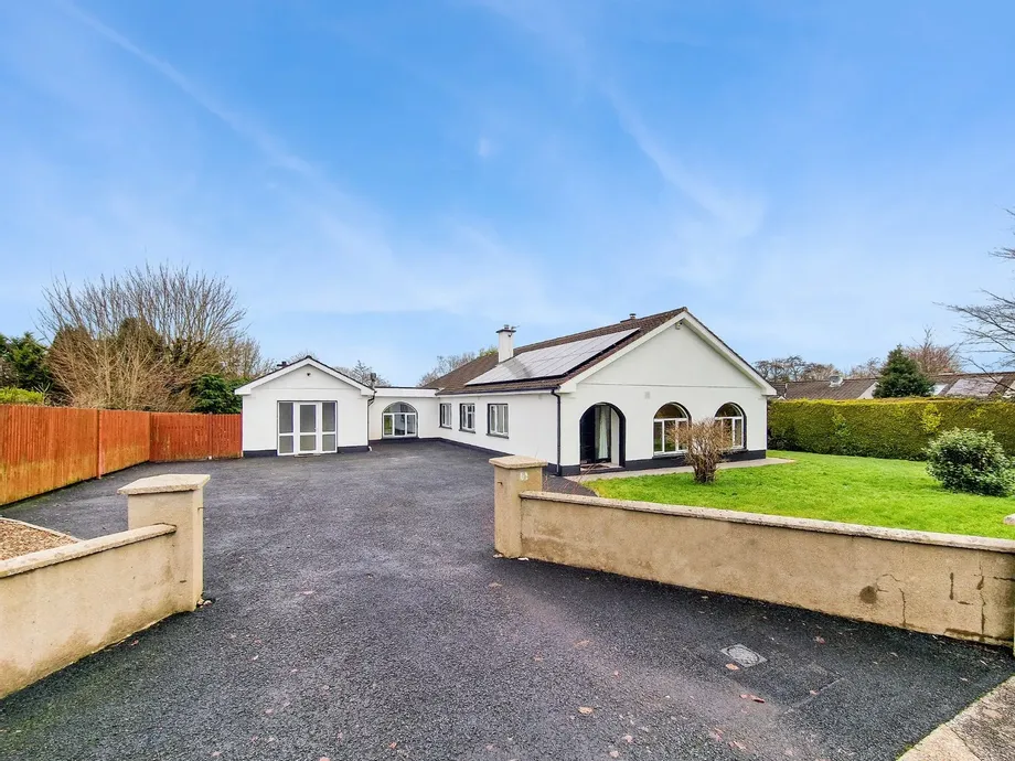 14 Hillcrest, Tulla Road, Ennis, Co. Clare, V95C3C5 - DNG Estate Agents