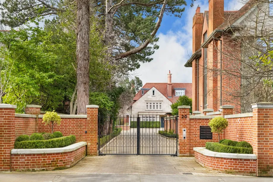 3 Shrewsbury Gardens, Shrewsbury Road, Ballsbridge, Dublin 4, D04E9R9 - DNG Estate Agents