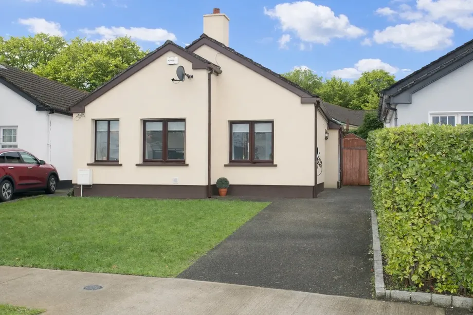 8 Prospect Lawn, The Park, Cabinteely, Dublin 18, D18Y3K2 - DNG Estate Agents