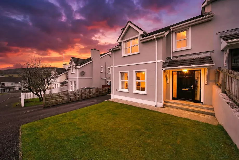 12 Fairview Manor, Ballyderowen, Burnfoot, Co. Donegal, F93EH39 - DNG Estate Agents