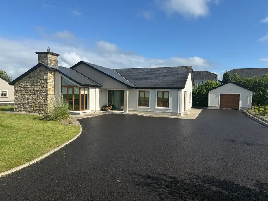 21 Mac Oisin Place, Dromod, Carrick On Shannon, Co. Leitrim, N41V4H9 - DNG Estate Agents
