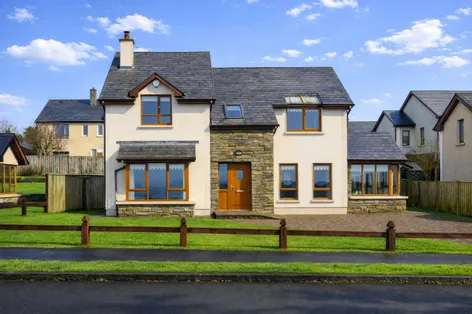 13 Shannon Cove, Dromod, Co. Leitrim, N41V297 - DNG