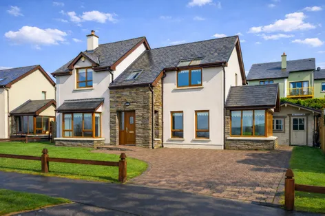 13 Shannon Cove, Dromod, Co. Leitrim, N41V297 - DNG