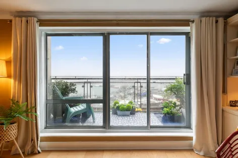 21 The Anchorage, Clarence Street, Dun Laoghaire, Co Dublin, A96X894 -  DNG