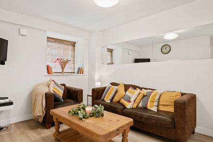 2 Hogan Square, Hogan Place, Dublin 2, D02