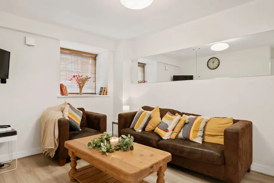 2 Hogan Square, Hogan Place, Dublin 2, D02 - DNG Estate Agents