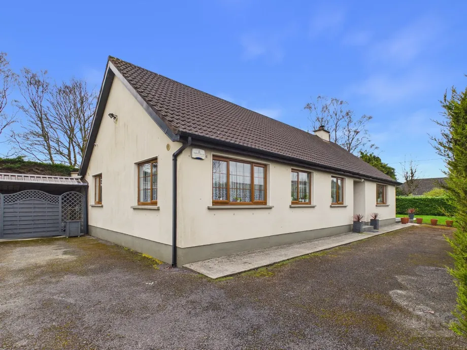 Renata, Clonminch Road, Tullamore, Co Offaly, R35VA09 - DNG Estate Agents
