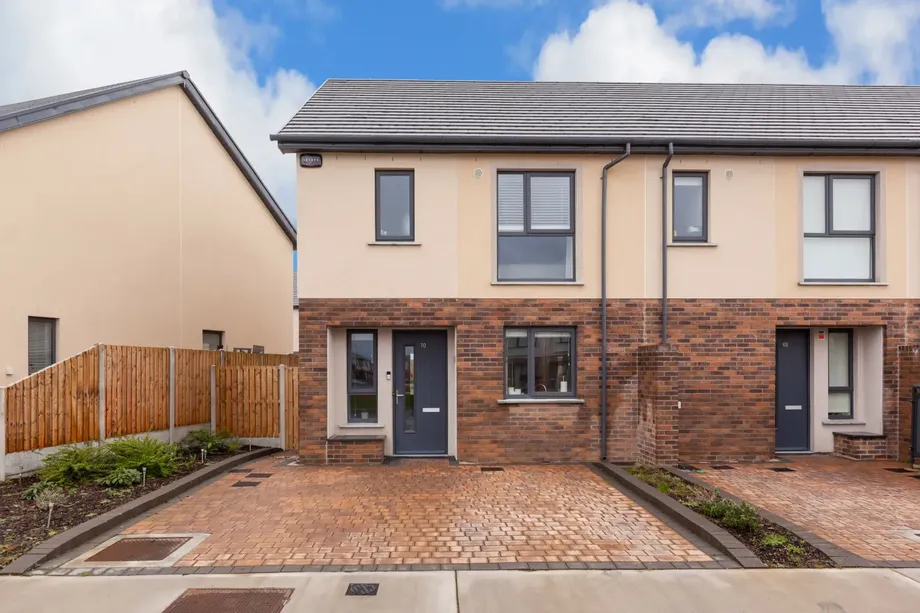 70 The Gardens, Kilmartin Grove, Hollystown, Dublin 15, D15VXT6 - DNG Estate Agents