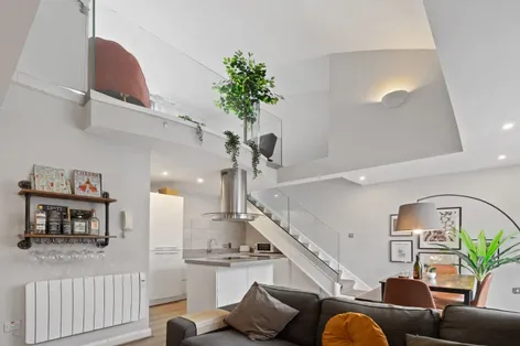 Penthouse 1, The Friary Apartments, 5/6 Cecilia Street, Dublin 2, D02 -  DNG