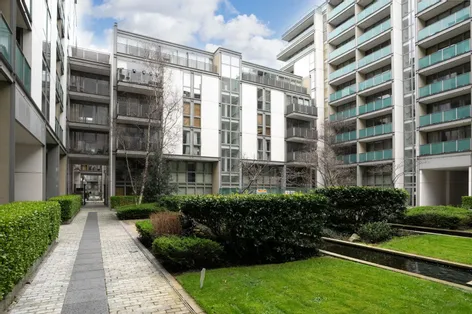10 Killashee House, Spencer Dock, Dublin 1, D01R2C2 - DNG