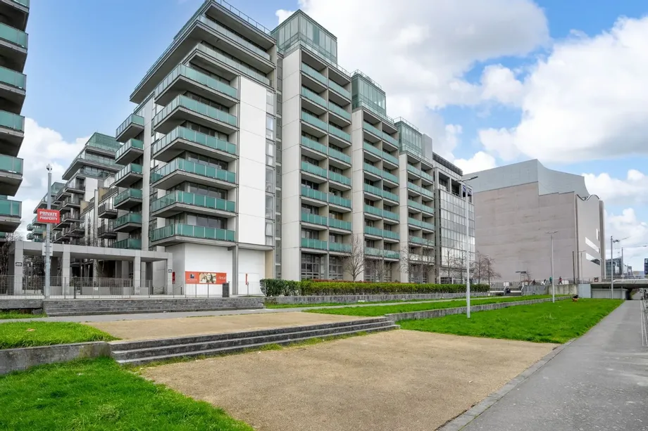 10 Killashee House, Spencer Dock, Dublin 1, D01R2C2 - DNG Estate Agents