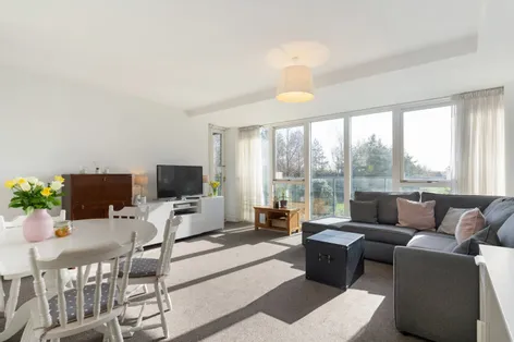 2 Larkspur Hall, The Gallops, Leopardstown, Dublin 18, D18CD76 -  DNG