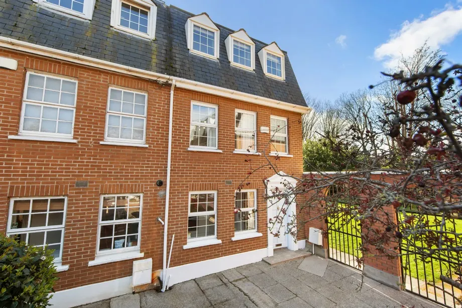 11 Grosvenor Park, Rathmines, Dublin 6, D06 - DNG Estate Agents