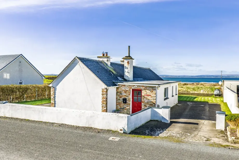 Carrowview, Carrowhubbock South, Enniscrone, Co. Sligo, F26VW99 - DNG Estate Agents