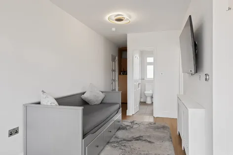 7 Fortfield Court, Fortfield Road, Terenure, Dublin 6W, D6WKX52 -  DNG