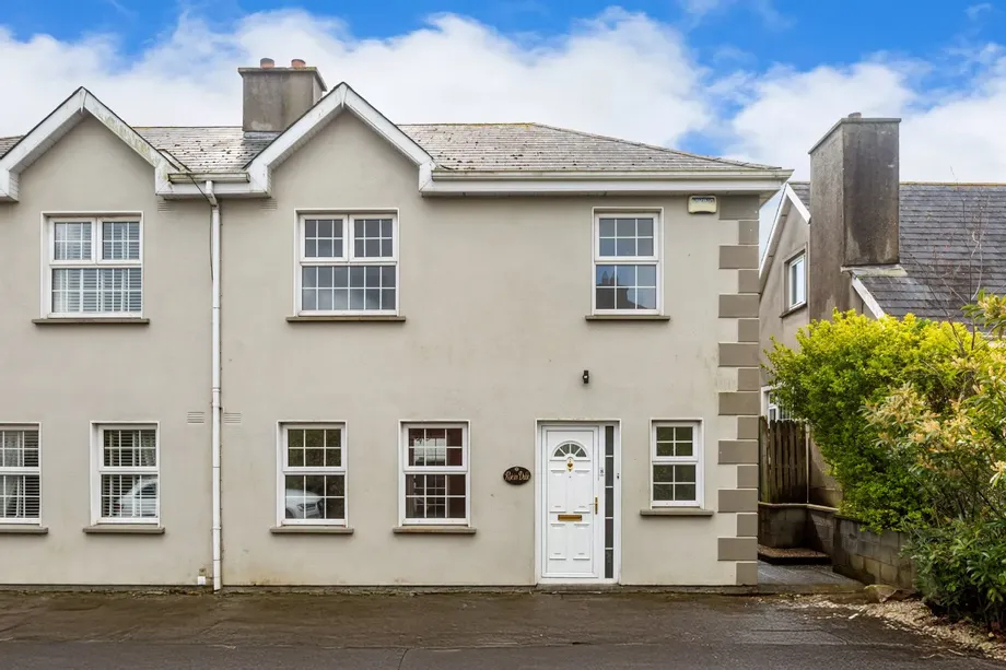 Roisín Dubh, 8 Castle Park, Arklow, Co. Wicklow, Y14RR88 - DNG Estate Agents
