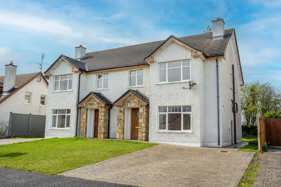 45 Deerpark, Crossmolina, Co. Mayo, F26X942 - DNG Estate Agents