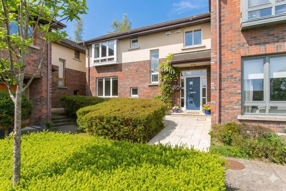 7 Belarmine Square, Stepaside, Dublin 18, D18XE03 - DNG Estate Agents