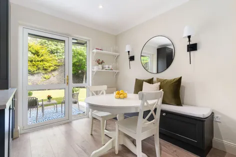 2 Ailesbury Mews, Sandymount, Dublin 4, D04 - DNG