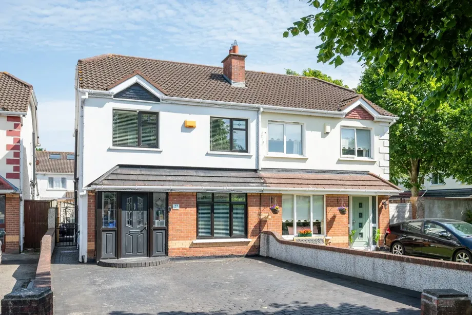 27 Earlsfort Close, Lucan, Co Dublin, K78NC89 - DNG Estate Agents
