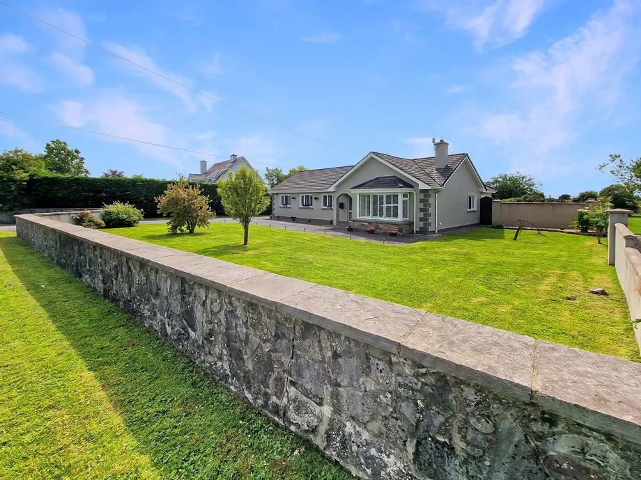 Claremount, Clarecastle, Ennis, Co. Clare, V95 - DNG Estate Agents