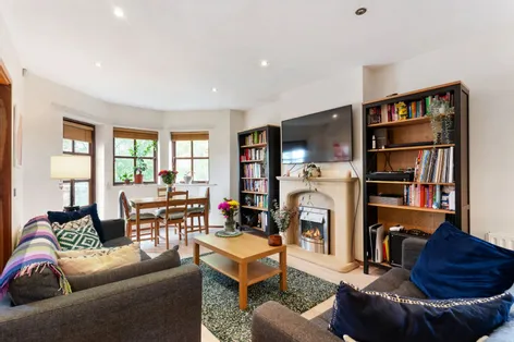 9 The Hall, Laurel Place, Terenure Road West, Dublin 6W, D6WA373 -  DNG