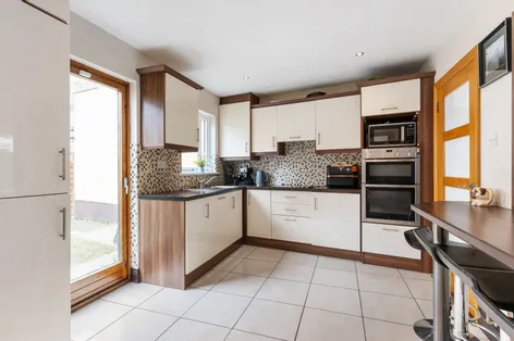 7 Emerald Cottages, Upper Grand Canal Street, Ballsbridge, Dublin 4, D04X9V4 - DNG