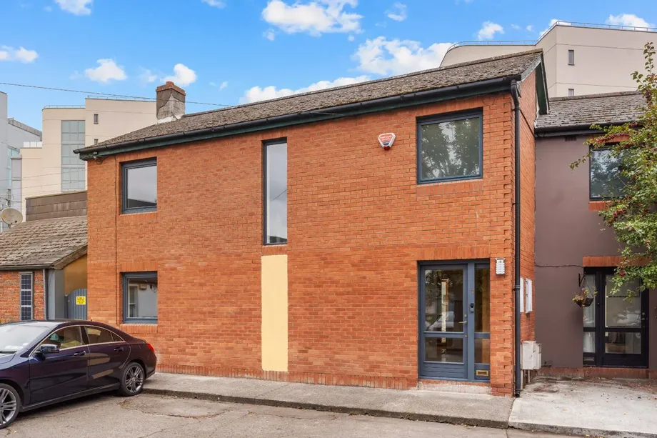 7 Emerald Cottages, Upper Grand Canal Street, Ballsbridge, Dublin 4, D04X9V4 - DNG Estate Agents