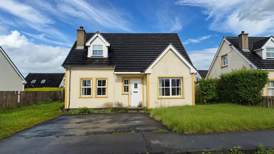 90 The Close, Lisnennan Court, Letterkenny, Co. Donegal, F92W29C - DNG Estate Agents