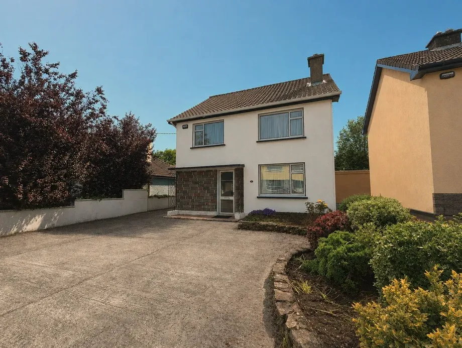 16 Kevin Barry Avenue, Ennis, Co. Clare, V95HC5P - DNG Estate Agents