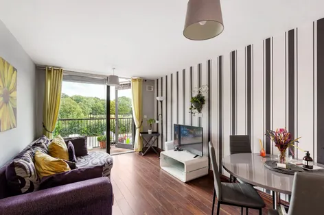 12 Parkview Green, Finglas, Dublin 11, D11NR76 -  DNG