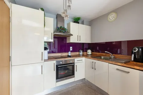12 Parkview Green, Finglas, Dublin 11, D11NR76 -  DNG