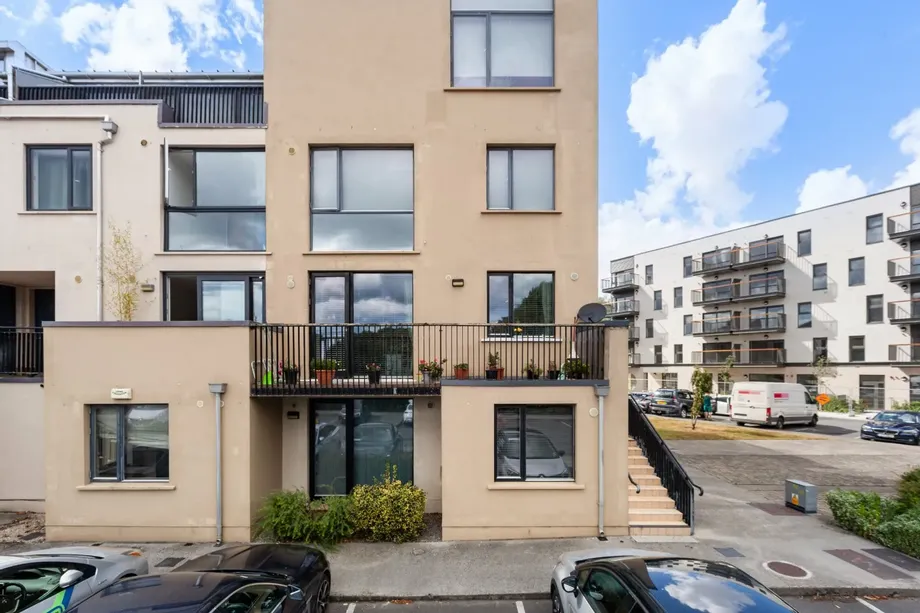 12 Parkview Green, Finglas, Dublin 11, D11NR76 - DNG Estate Agents
