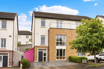 9 Blackberry Hill, Carrickmines, Dublin 18, D18R013