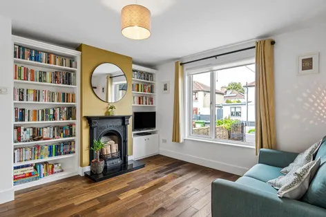 2 Connolly Gardens, Inchicore, Dublin 8, D08 -  DNG