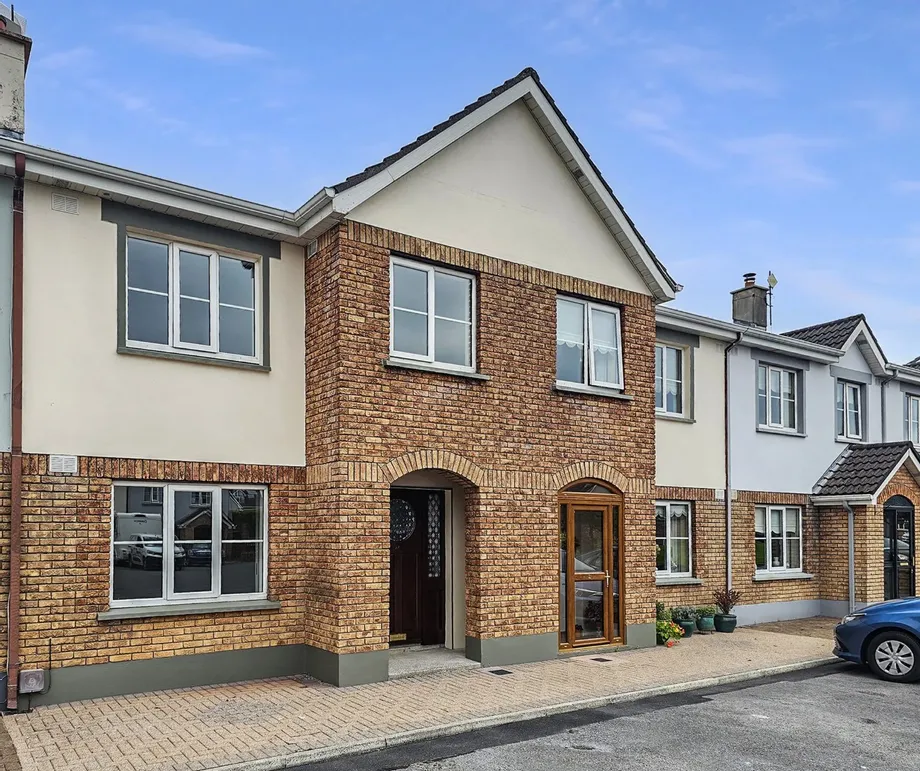 24 Station Court, Ennis, Co Clare, V95C81W - DNG Estate Agents