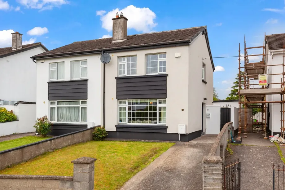10 Brookhaven Drive, Blanchardstown, Dublin 15, D15NRDO - DNG Estate Agents