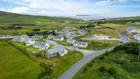 1 Glenbay Cottages, Glencolmcille, Co. Donegal, F94X2C1 - DNG