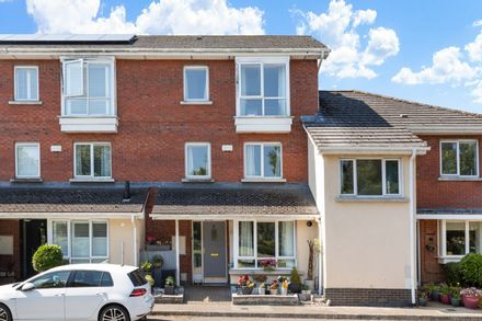 2 Fernleigh Lawn, Castleknock, Dublin 15, D15C8N8