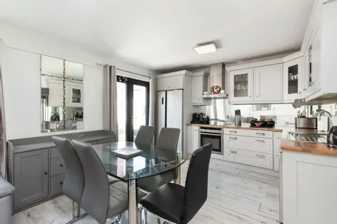 2 Fernleigh Lawn, Castleknock, Dublin 15, D15C8N8 - DNG