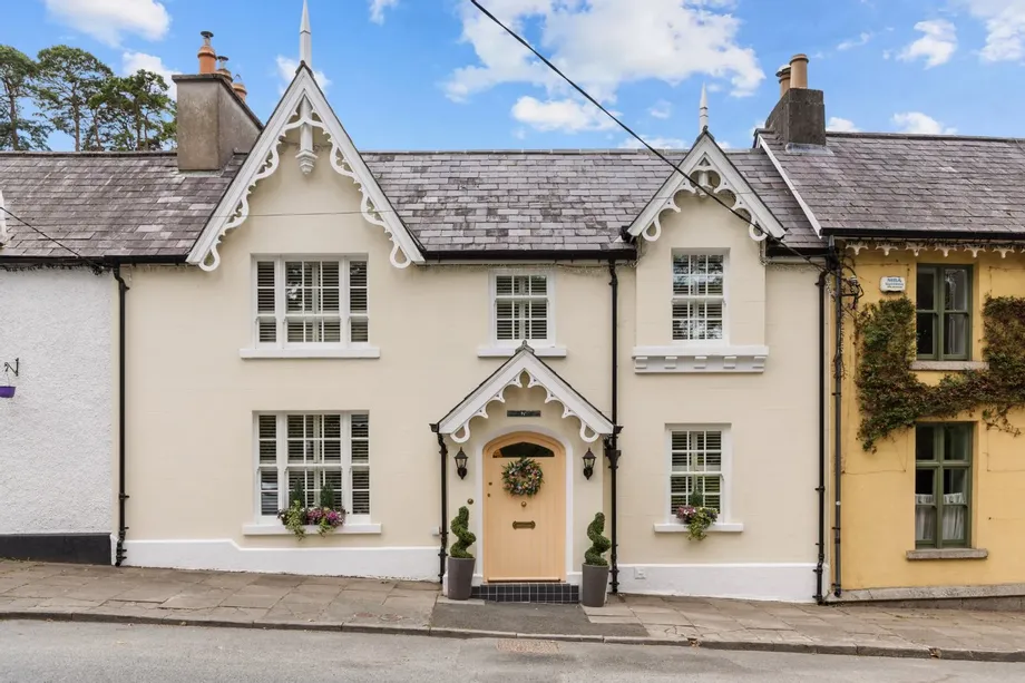 Lawn View, Church Hill, Enniskerry, Co. Wicklow, A98 - DNG Estate Agents