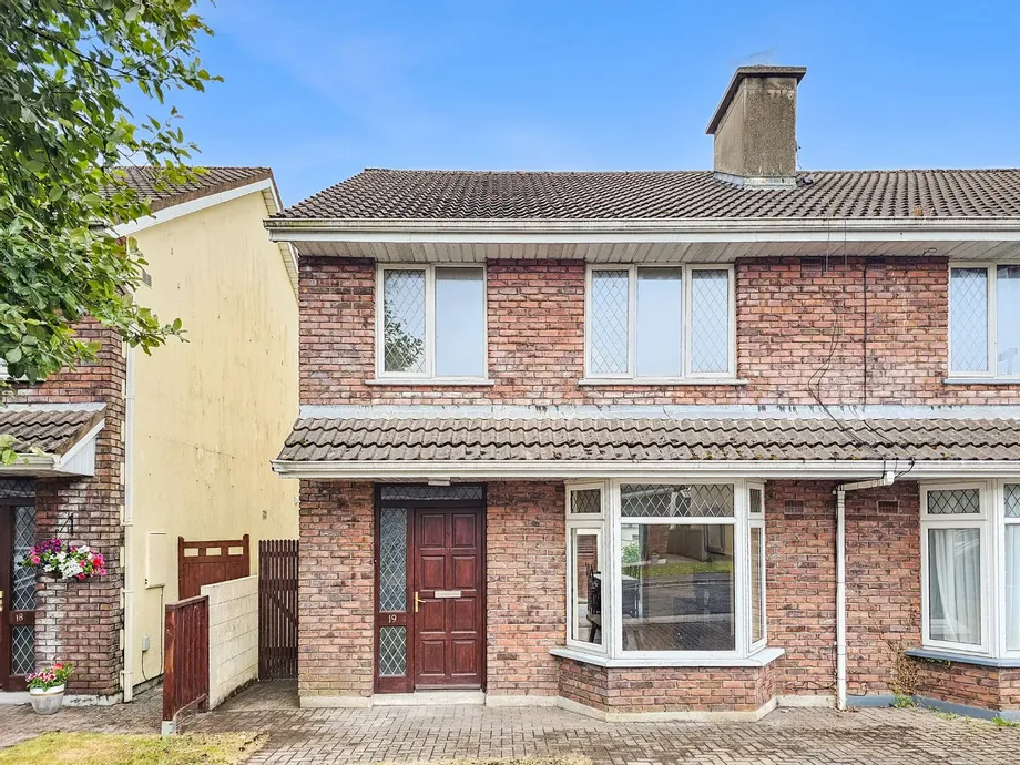 19 Carrig An Oir, Tobarteascain, Ennis, Co. Clare, V95K5N7 - DNG Estate Agents